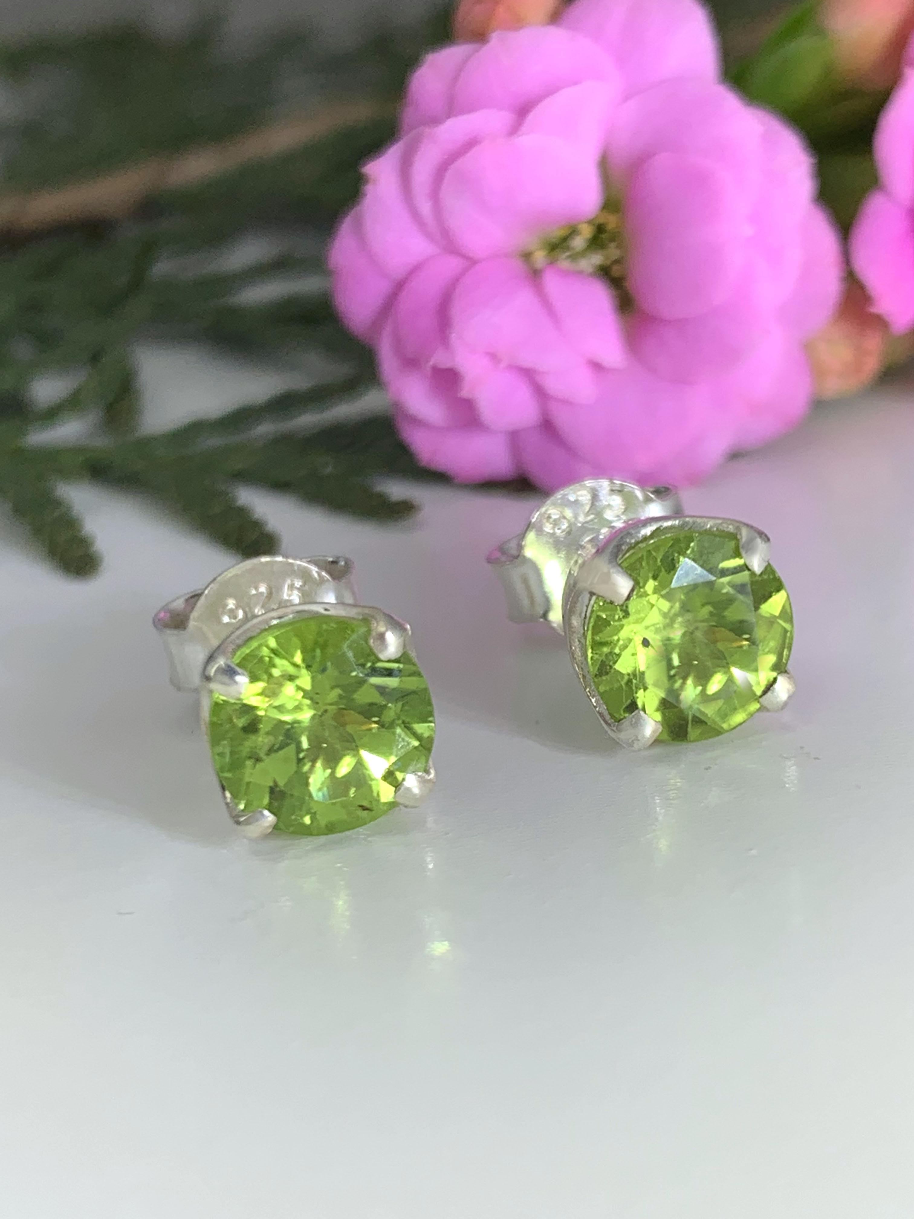peridot-ohrstecker-peridot-studs-ohr00916-4 Peridot Stud Earrings - TOP