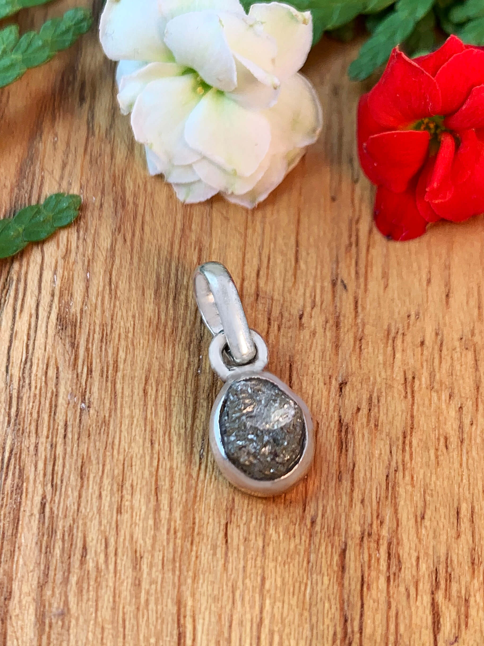 diamant-anhaenger-rohdiamant-anhaenger-diamond-pendant-ah05626 Rohdiamant Anhänger