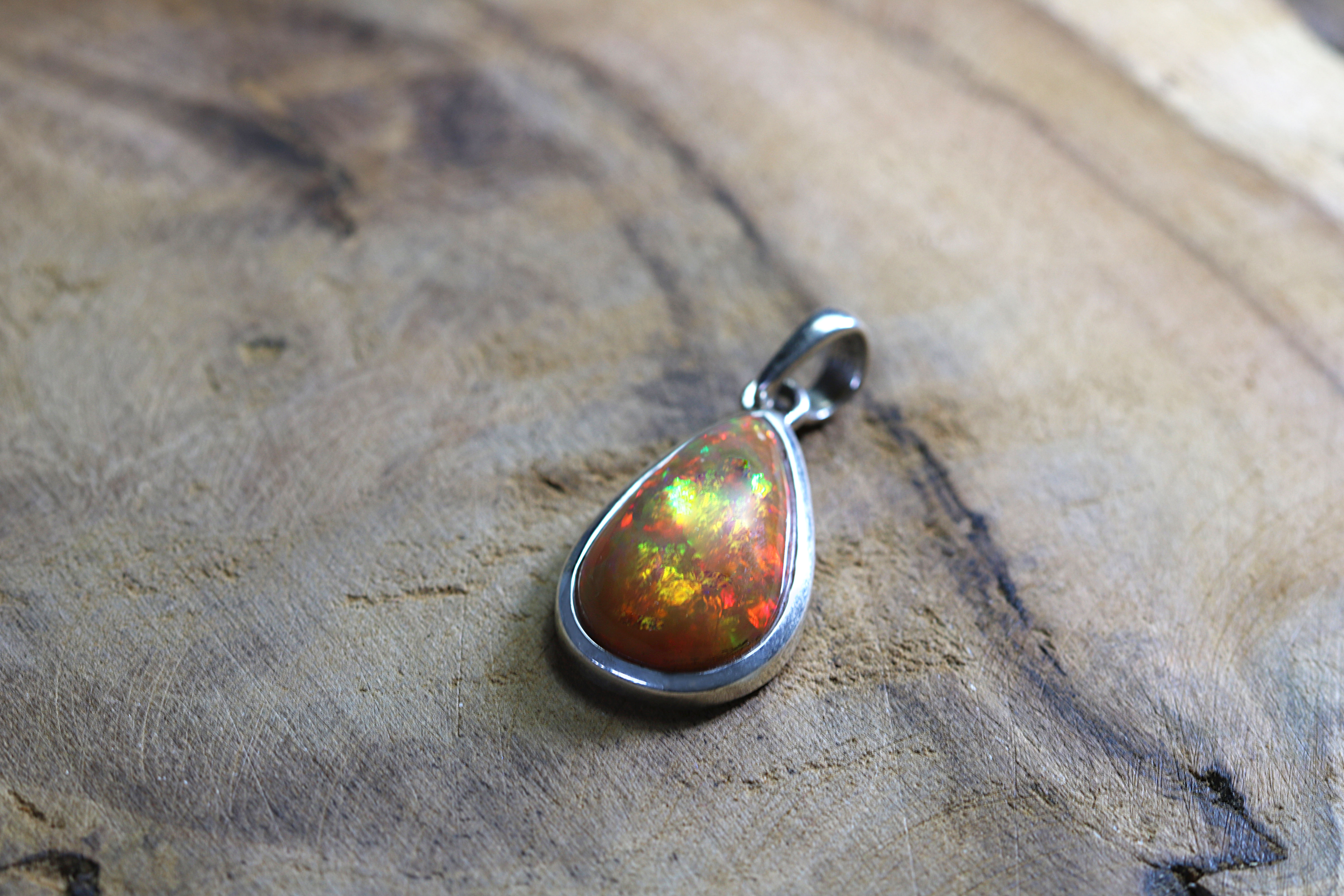 aethiopisches-opal-anhaenger-ethiopian-opal-pendant-ah01269 Top Welo Opal  Anhänger
