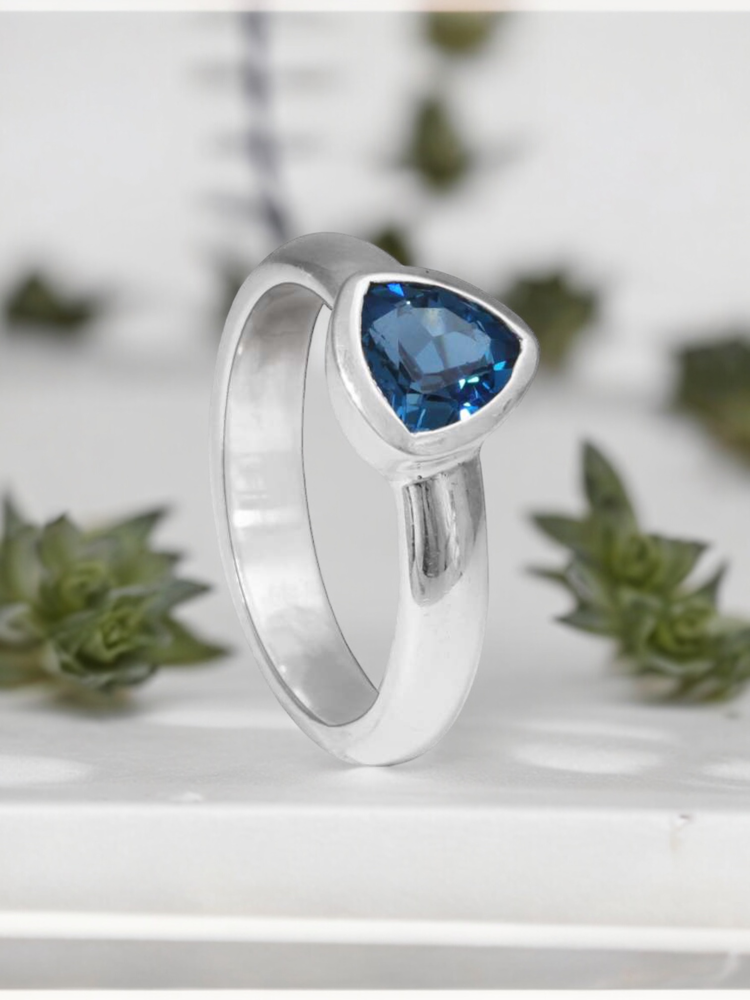 Photoroom_20240422_195137 London Blautopas Ring - TOP