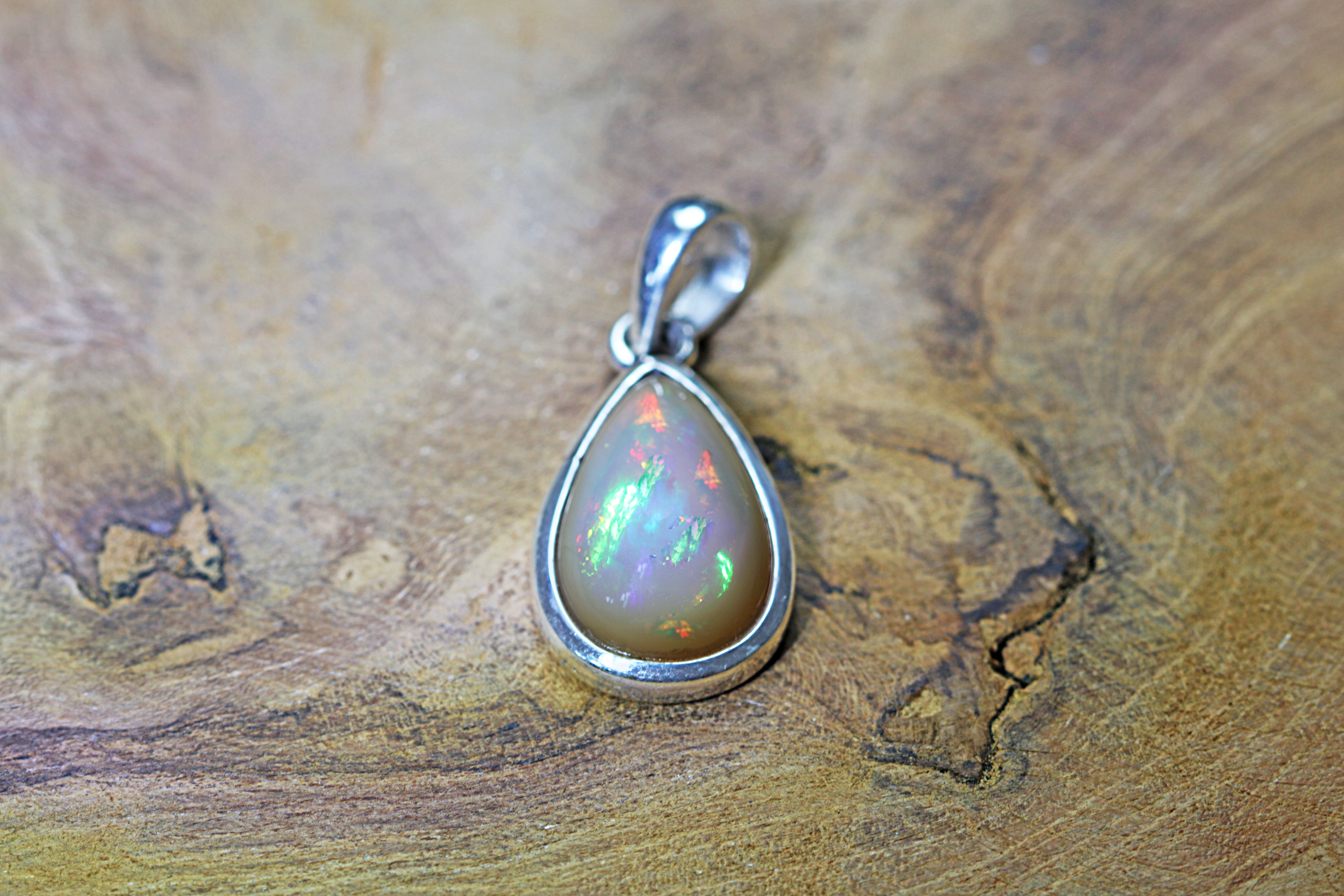 aethiopisches-opal-anhaenger-ethiopian-opal-pendant-ah01288 Top Welo Opal  Anhänger