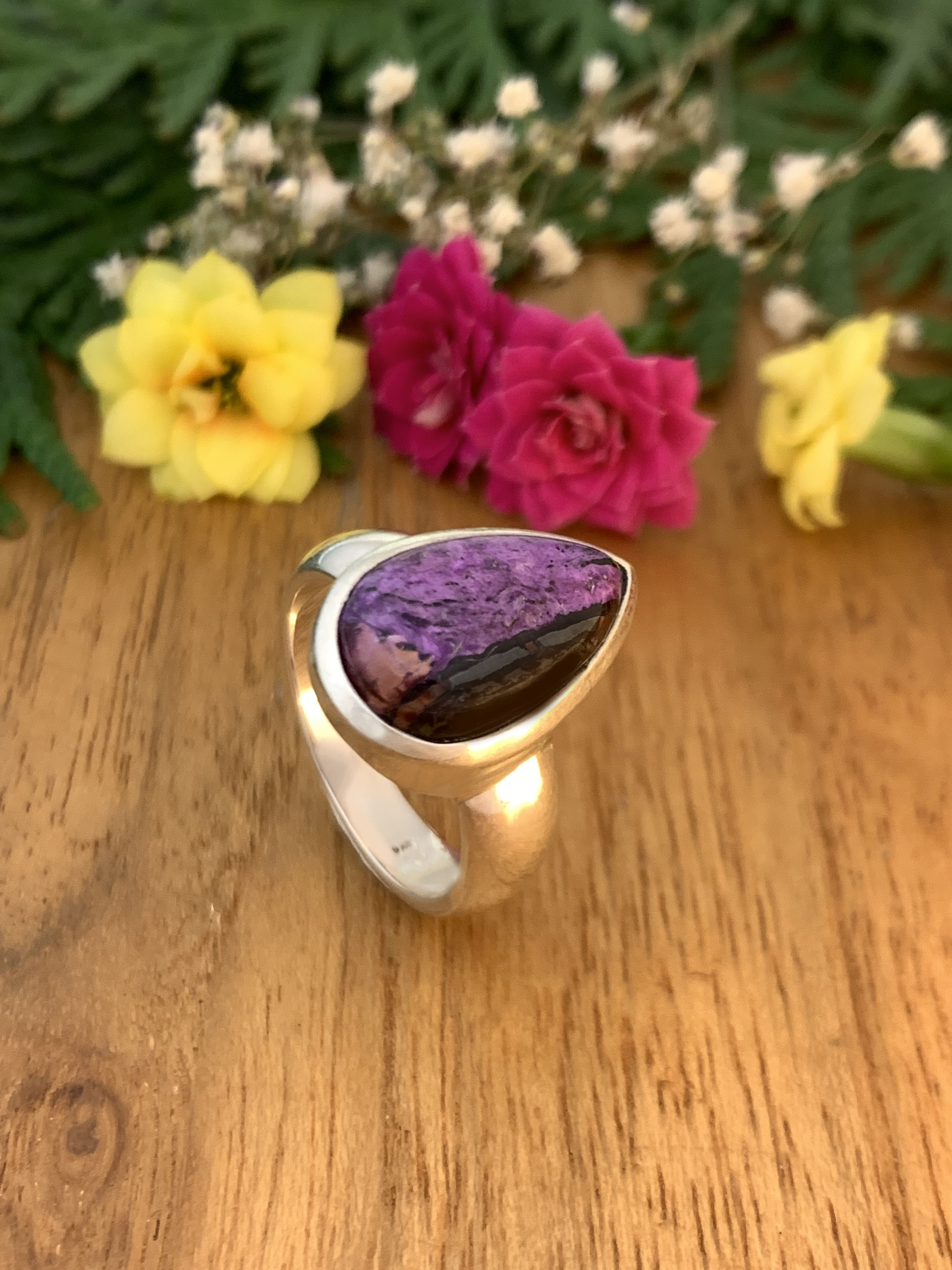Sugilith Ring