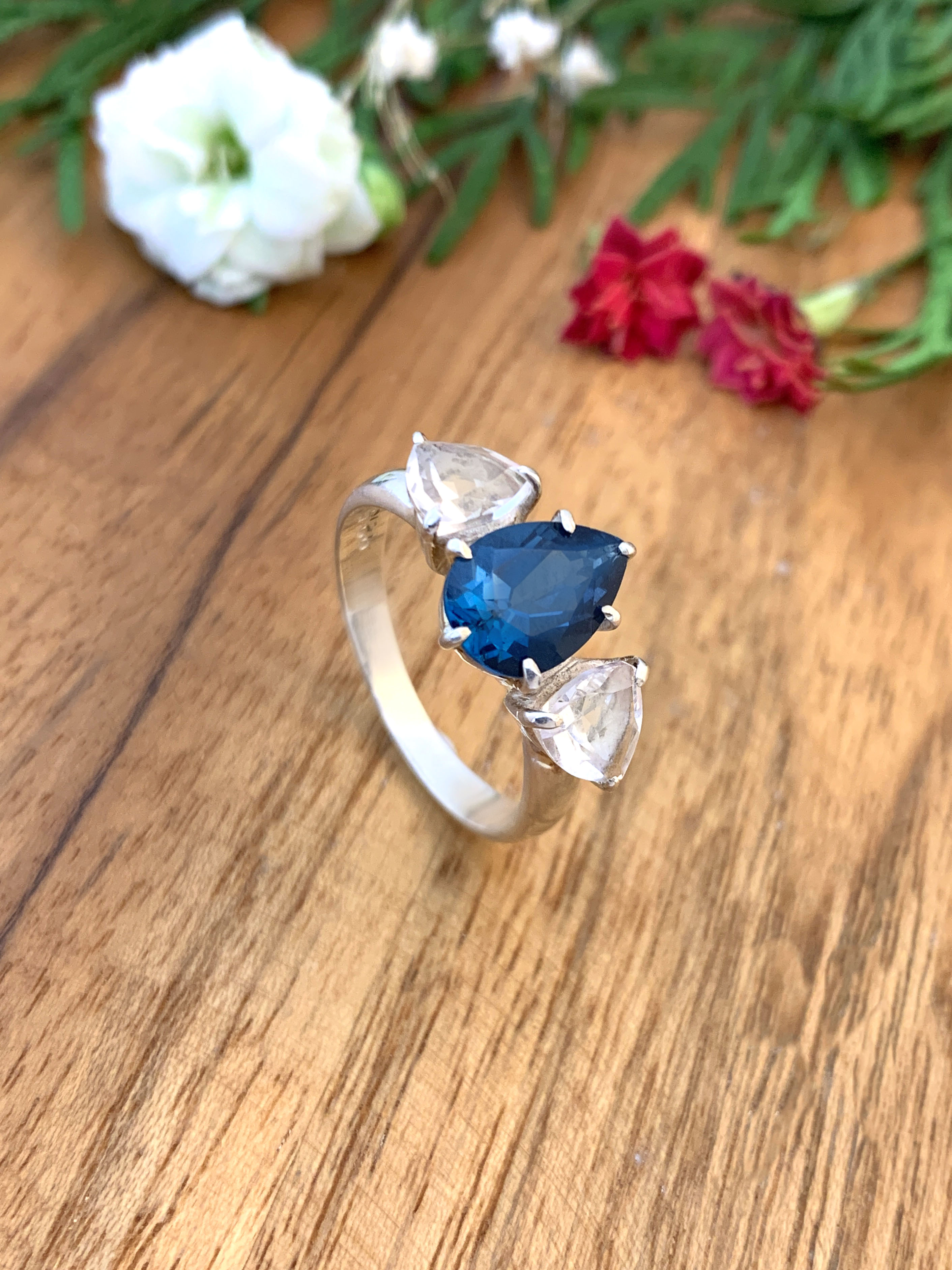 blautopas-ring-london-blue-topaz-ring-r01761-3 London Blautopas mit Bergkristall Ring