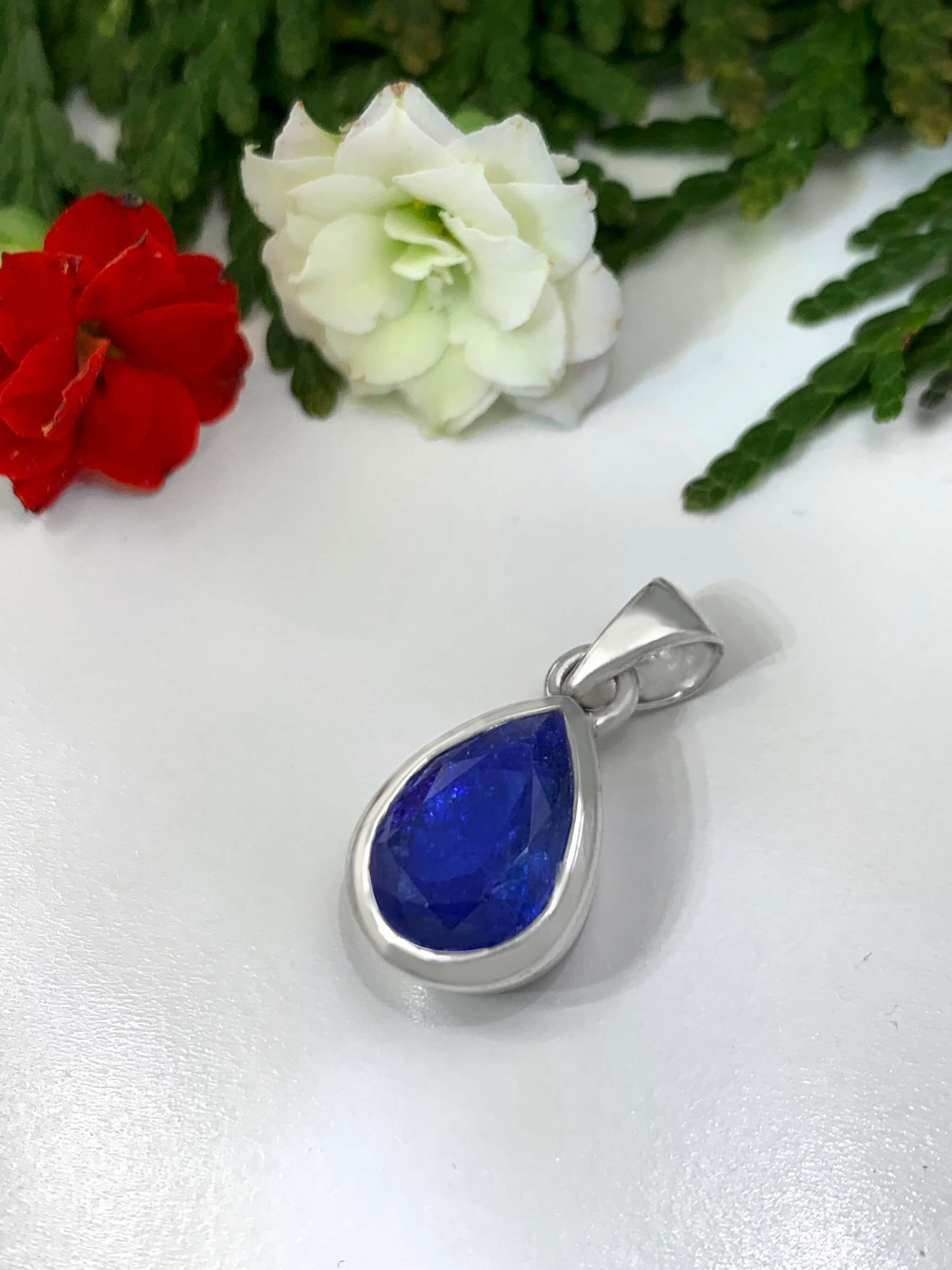 Tanzanite Pendant - TOP