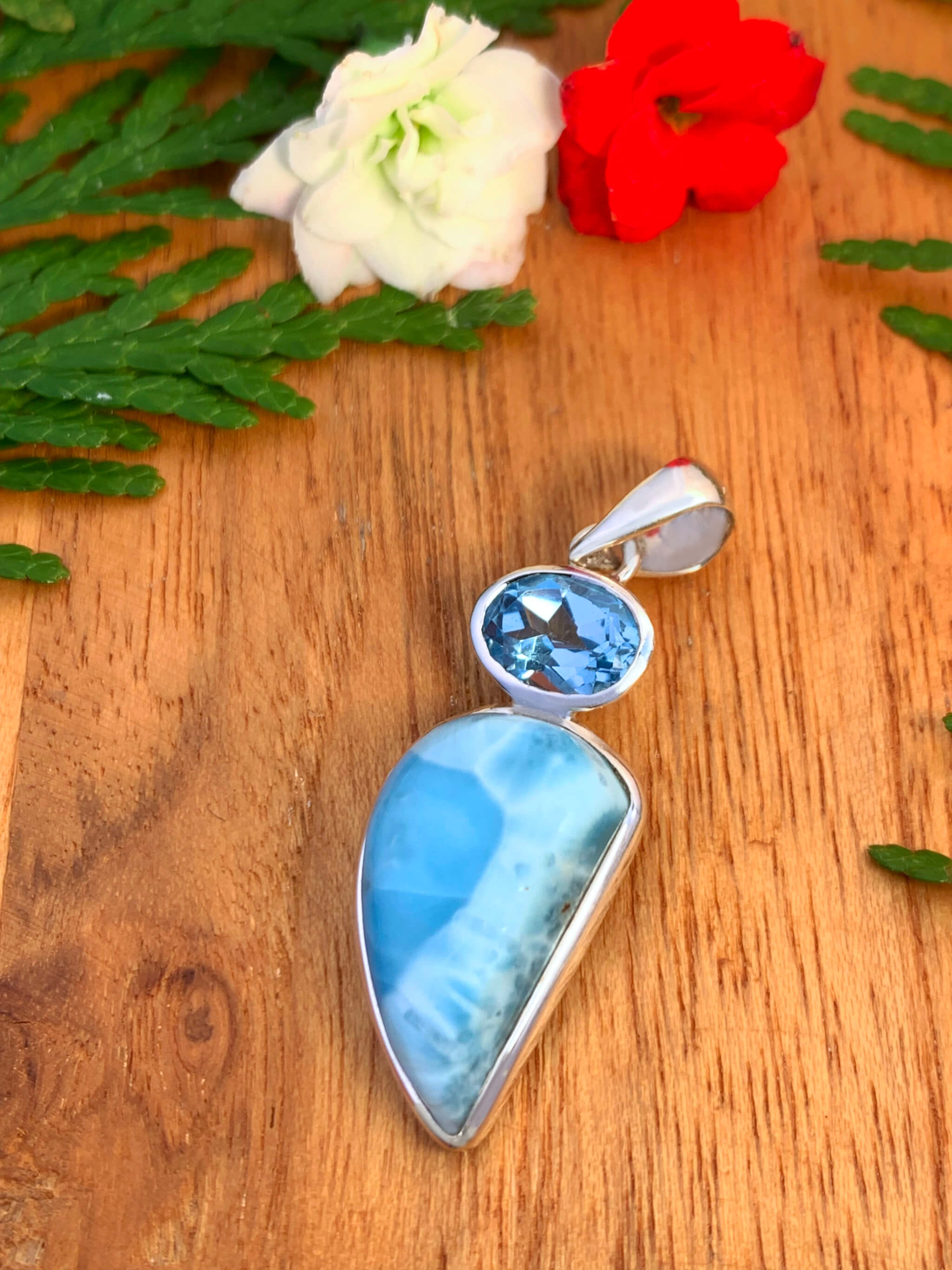 Larimar mit Blautopas Anhänger 